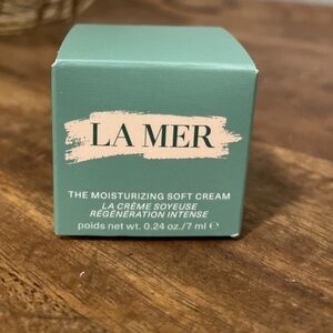 LA MER The Moisturizing Soft Cream
Anti-Aging TRAVEL SIZE .24 oz / 7 ML
New Box